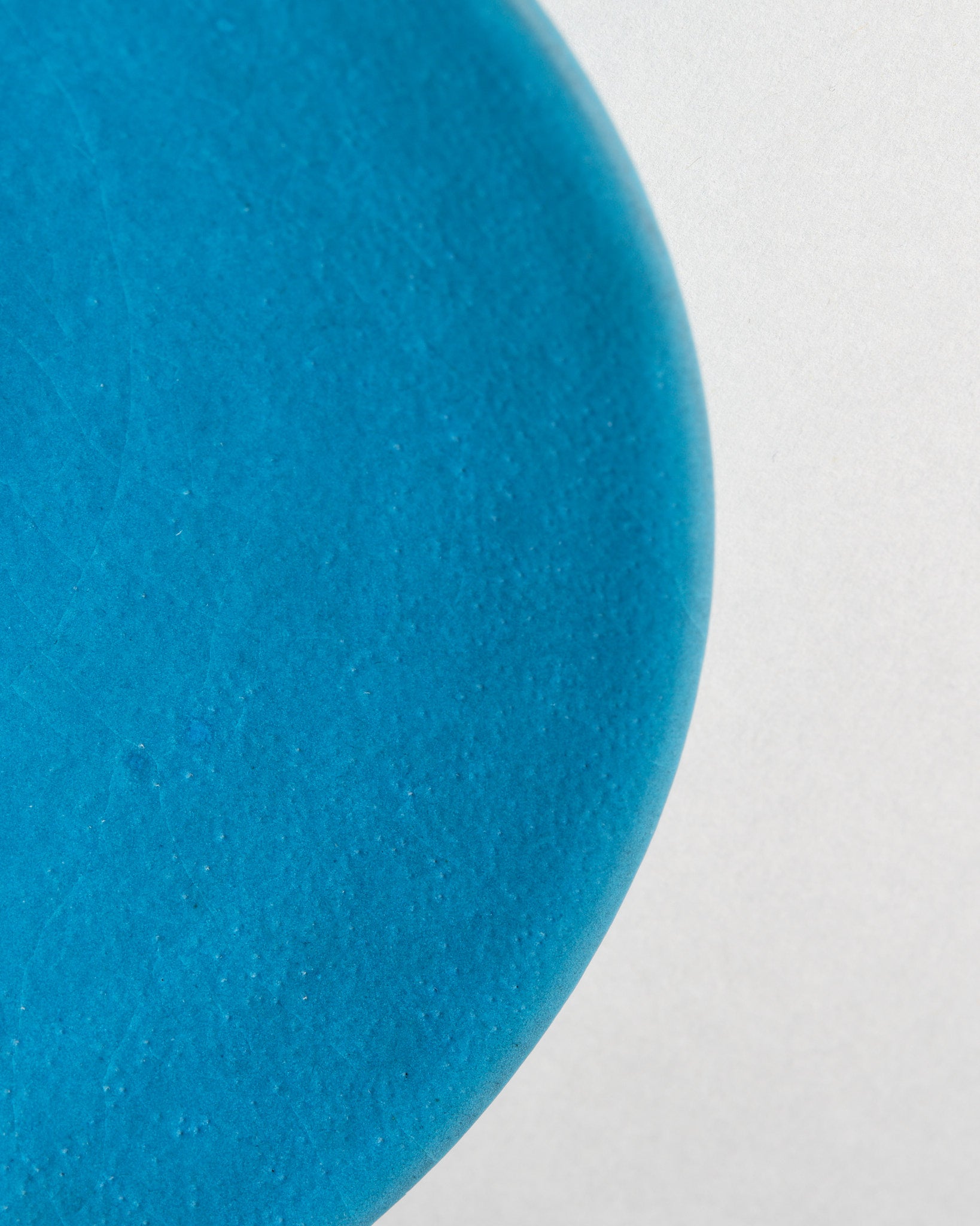 Blue plate by Keiichi Tanaka