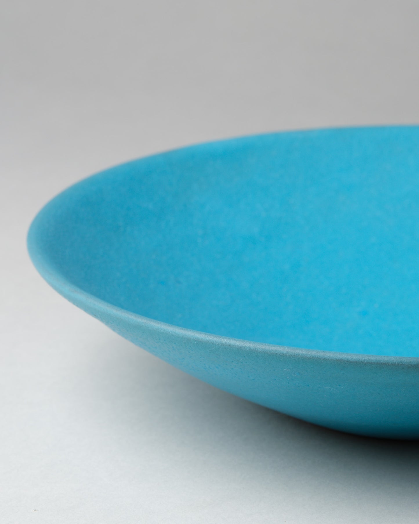 Blue plate by Keiichi Tanaka